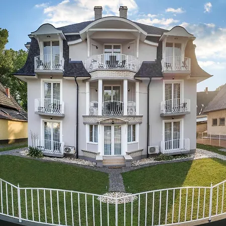 Villaboglar Lejlighedshotel 3*